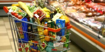 Придётся платить больше: в апреле взлетят цены на две категории продуктов