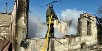 рф понад 50 разів обстріляла Дніпропетровщину – поранені 10 людей, серед них двоє дітей