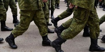 росіяни примусово мобілізують до 50 відсотків працівників заводів на окупованій Луганщині – ЦПД