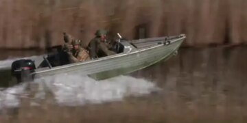 Пытаются форсировать Днепр: российские войска несут потери в борьбе за острова Херсонщины