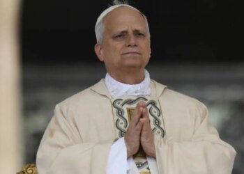 Трамп поругался с первым американским Папой: в адрес Ватикана посыпались угрозы