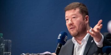 Циничная ложь популистов: в Чехии пытаются выжить украинцев, приносящих миллиарды в бюджет