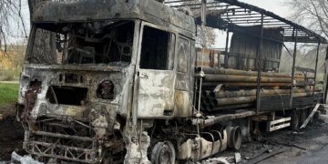 Загибель чоловіка у Нікополі 11 квітня – поліція показала фото наслідків ударів рф по Дніепропетровщині