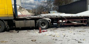 росіяни вдарили дронами по підприємству у Дергачах, поранено п'ятьох працівників