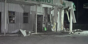 Атака рф на Харківщину 13 квітня – пошкоджено АЗС, є постраждалі серед цивільних