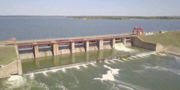 Окупанти атакували 6 КАБами критично важливу Печенізьку дамбу на Харківщині – ОВА