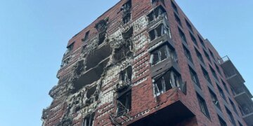 Нічна атака на Україну: у Запоріжжі загинула жінка, у Дніпрі понівечена 9-поверхова новобудова