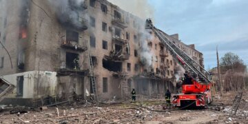 Окупанти скинули півторатонну авіабомбу на Слов'янськ, п'ять людей поранені