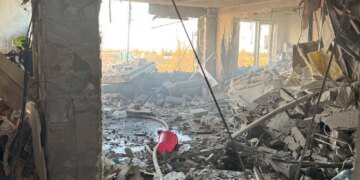 У результаті атаки рф на дев'ятиповерхівку в Одесі одна людина загинула, є поранені