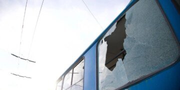 Дніпро вранці зазнало російського удару, є поранений