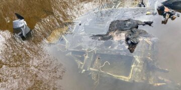 У Києві з Дніпра вилучили російський БПЛА з бойовою частиною