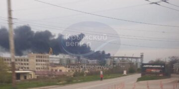 У Севастополі після атаки дронів горить нафтобаза на мисі Манганарі – монітори