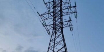 В Сумской области 15-летний подросток получил ожоги 70 % тела, делая селфи на электроопоре