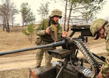 На фронте в Украине за сутки — 135 боевых столкновений: враг проводит массированные атаки