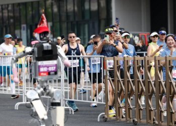 Людиноподібний робот у Пекіні виграв напівмарафон із результатом швидшим за світовий рекорд людей
