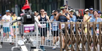 Людиноподібний робот у Пекіні виграв напівмарафон із результатом швидшим за світовий рекорд людей