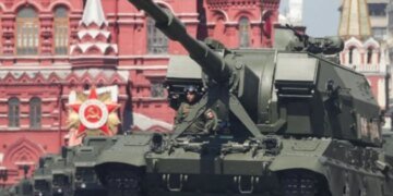 “Он по жизни испуганный”: может ли Путин отменить парад 9 мая в Москве из-за украинских ракет