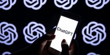 ChatGPT та низка ШІ-сервісів зіткнулися зі збоями – Downdetector зафіксував різкий сплеск скарг