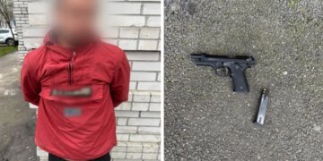 Пьяный мужчина с «пистолетом» напугал людей в Киеве — его задержали