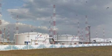 СБУ уразила важливу для експортної нафти рф Urals нафтостанцію "Самара" – джерело