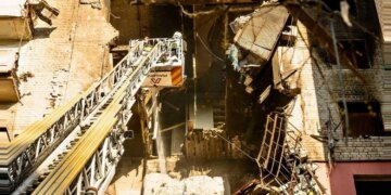 Удар БПЛА по Дніпру 23 квітня – кількість постраждалих зросла до 13 людей