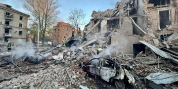 Масована атака росіян на Дніпро: поранено щонайменше 6 людей