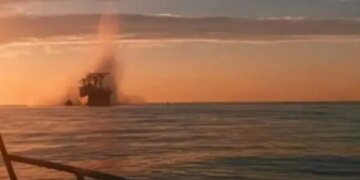 Российские дроны атаковали судно у берегов Одесской области: на борту возник пожар