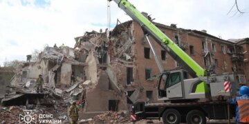 У Дніпрі завершили рятувальні роботи після російського удару, ДСНС показали наслідки