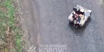 Железный ангел: робот “Тройки”  спас 77-летнюю бабушку из ада на Лиманщине. ВИДЕО