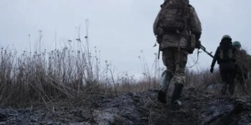 Ничего живого не остается: украинский офицер описал жуткую реальность современной передовой