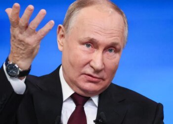 Путину доложили об отсутствии серьезных угроз в Туапсе