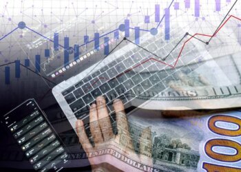 Время продавать: почему украинцам советуют избавляться от валюты уже сейчас