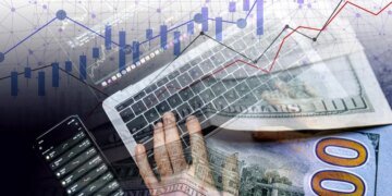 Время продавать: почему украинцам советуют избавляться от валюты уже сейчас