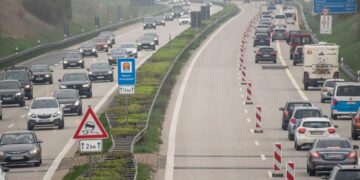 Европейцев призвали работать из дома и меньше ездить: в чем дело