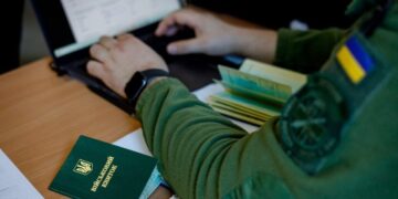 Цифровой контроль вместо розыска 2 млн человек: Романенко раскрыл детали заявления Арахамии о ТЦК