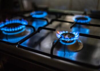 Нафтогаз посоветовал владельцам газовых плит установить важный прибор: сколько стоит