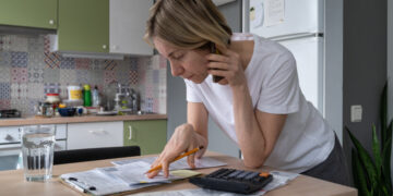 Отмена долгов и перерасчет коммуналки: эксперт объяснил, почему украинцам не стоит расслабляться