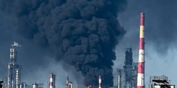 СБС поразили Сызранский НПЗ Роснефти: на заводе вспыхнул масштабный пожар