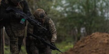 Окупанти 55 разів атакували позиції Сил оборони та здійснили спробу штурму в бік Антонівського мосту – Генштаб