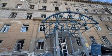 Ракетний удар рф по Дніпру 3 травня – вісім постраждалих, серед яких 9-річна дитина