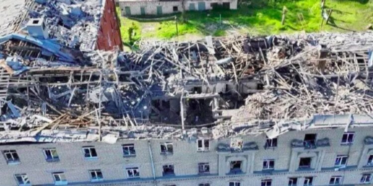 Пять ракет летели на Днепр:  убит человек и покалечены студенты