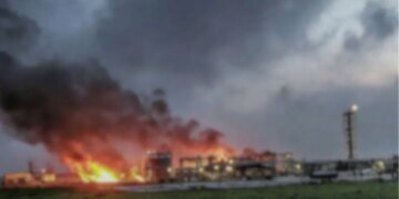 рф атакувала п’ять об’єктів "Нафтогазу" у двох областях, виробничі процеси призупинили