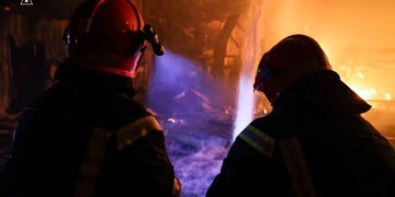 рф вночі атакувала Харків попри режим тиші, є постраждала та пожежі в житлових районах