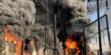 росія змінила тактику ударів по енергетиці України та почала масово атакувати малі підстанції – Reuters