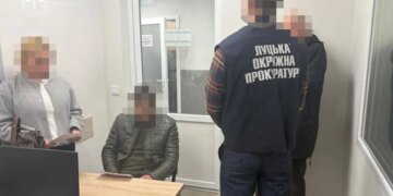 Чиновника Луцкого горсовета, подозреваемого во взятке, взяли под стражу