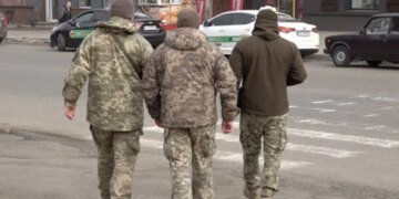 Во Львовской области мужчина ударил сотрудника ТЦК топором — суд вынес приговор