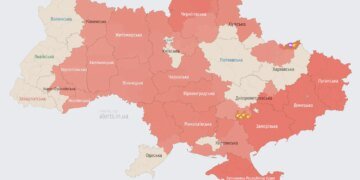 росія атакує Прикарпаття, тривога продовжує розширюватися на заході
