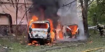 Ворог атакував Одесу безпілотниками – двоє постраждалих, загорілися автомобілі