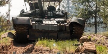 На фронті вже зафіксували понад 60 боїв, ворог здійснив спроби штурму біля Антонівського мосту – Генштаб