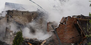 Російські дрони вдарили по Смілі, двоє поранених у тяжкому стані